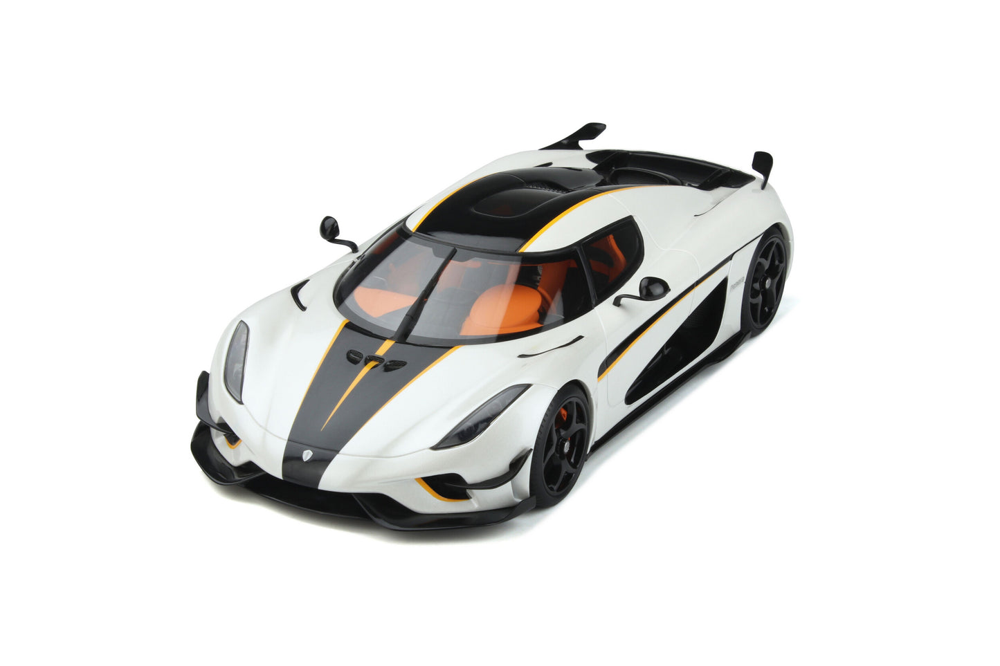 top front perspective view Koenigsegg Regrera Record White 2023 1:18 scale model car by GT Spirit