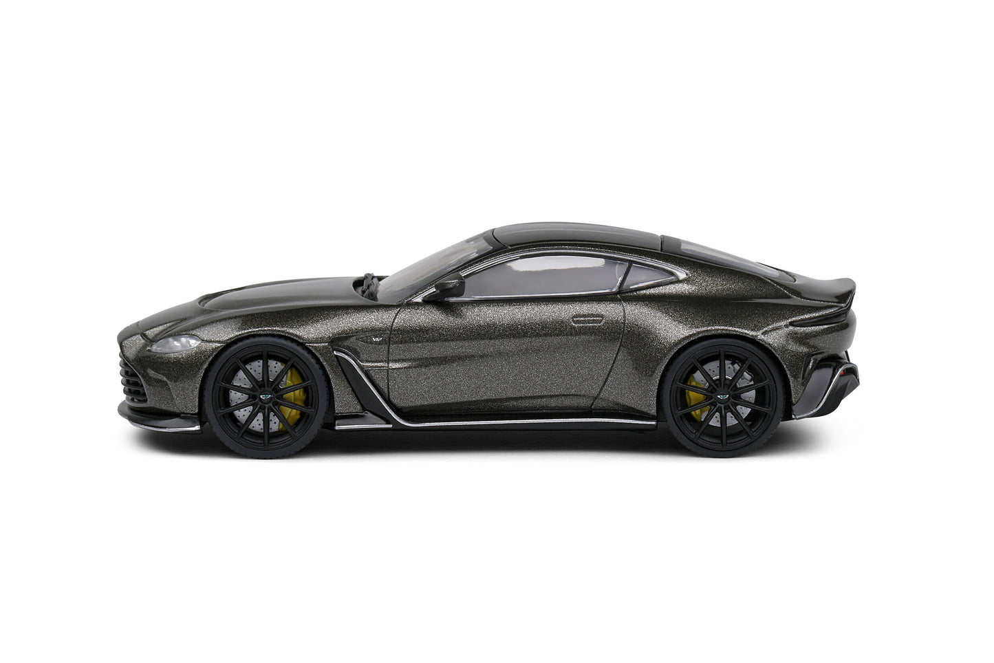 Aston Martin Vantage V12 Cumberland Grey 1:43 scale model car - Solido