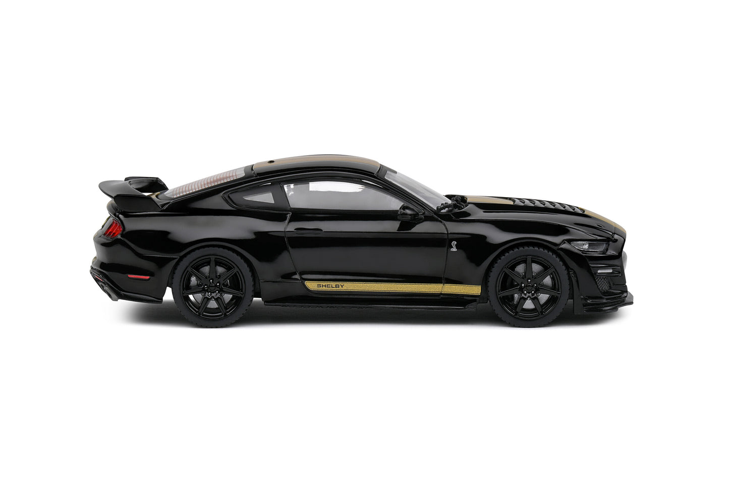 Side view of Nissan 400z Rocket Bunny Purple 2022 1:43 scale model car - Solido