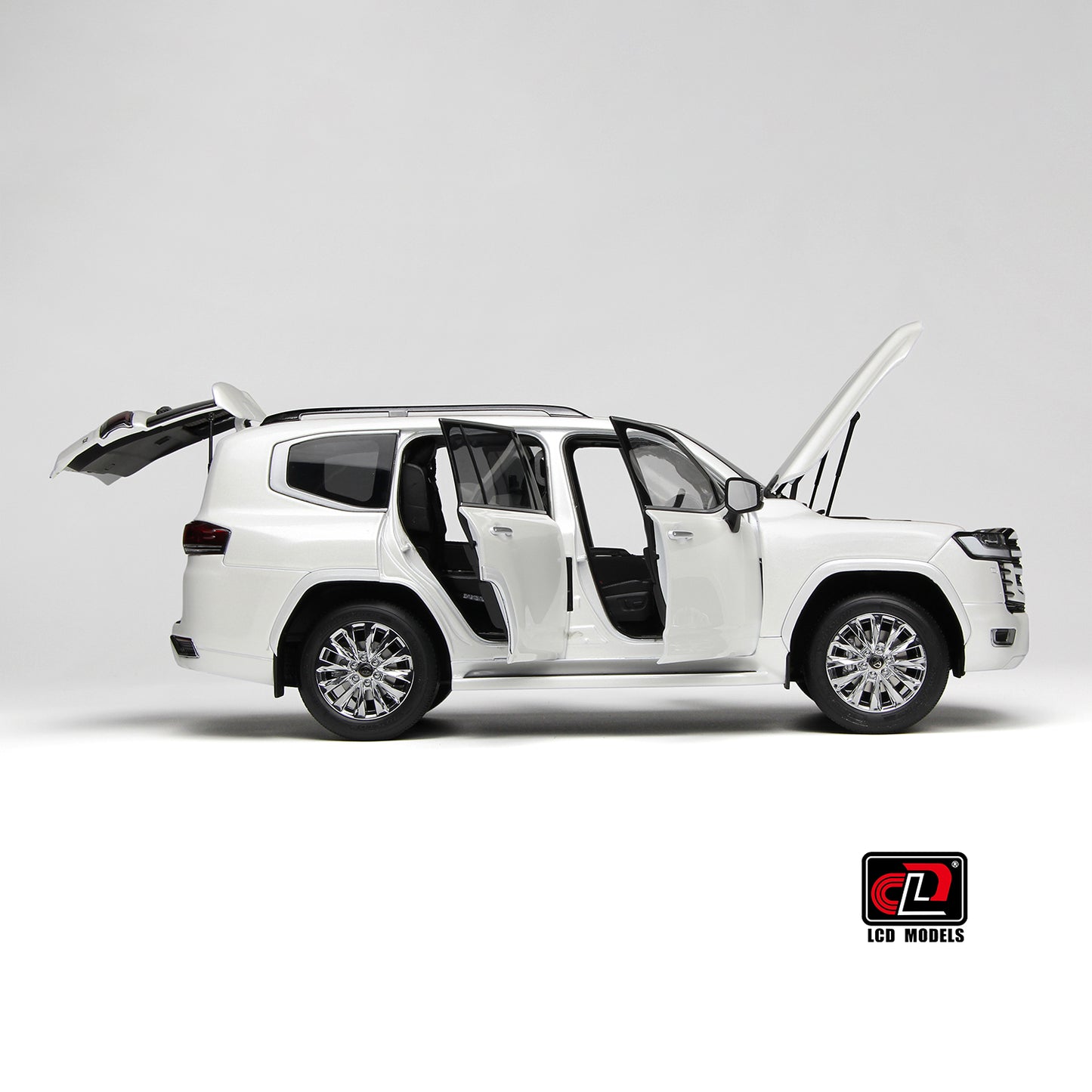 Toyota Land Cruiser 300-ZX White 1:18 scale model car - LCD Models