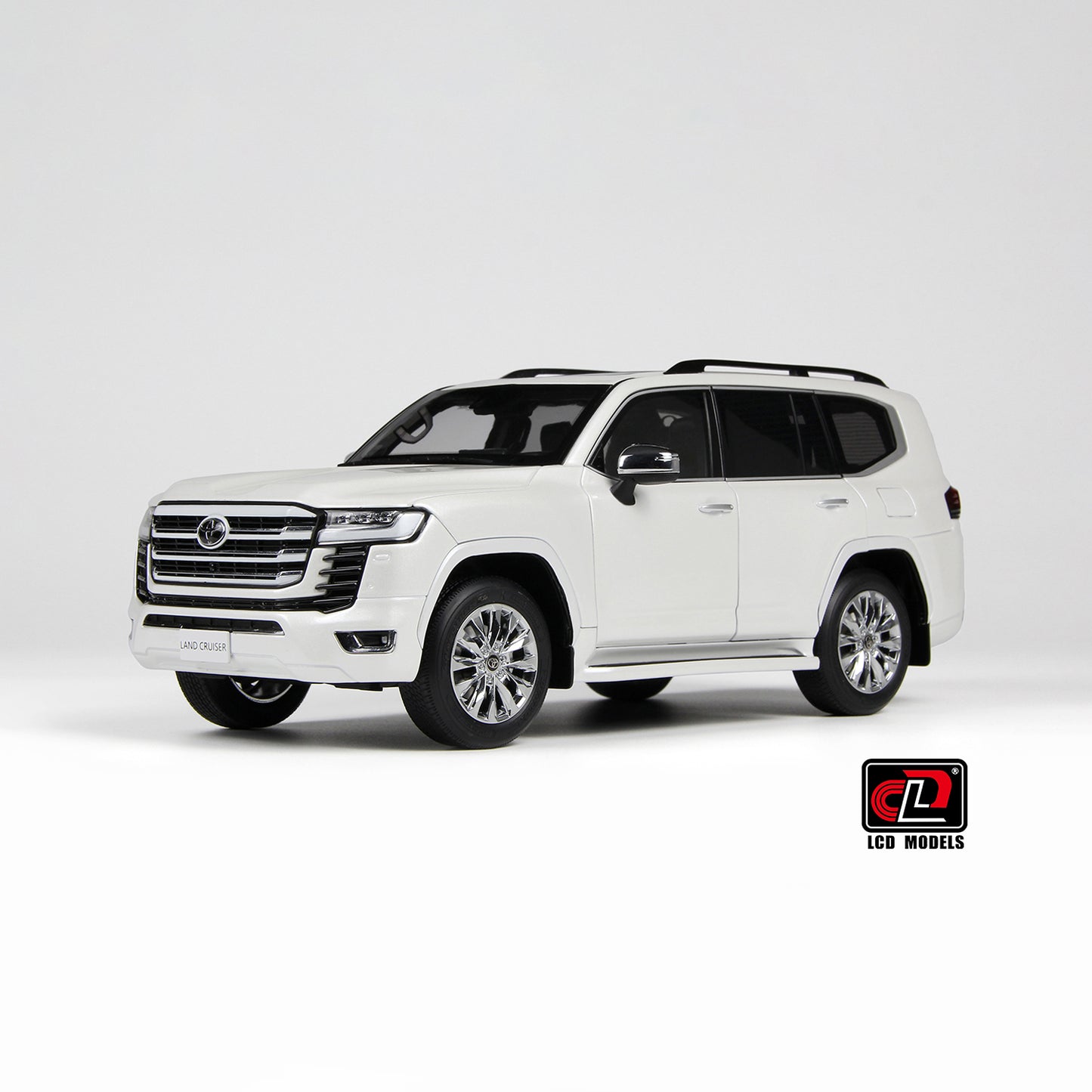 Front perspective view of Toyota Land Cruiser White 1:18 scale model car - LCD Models Product code (LCD18013-WH)