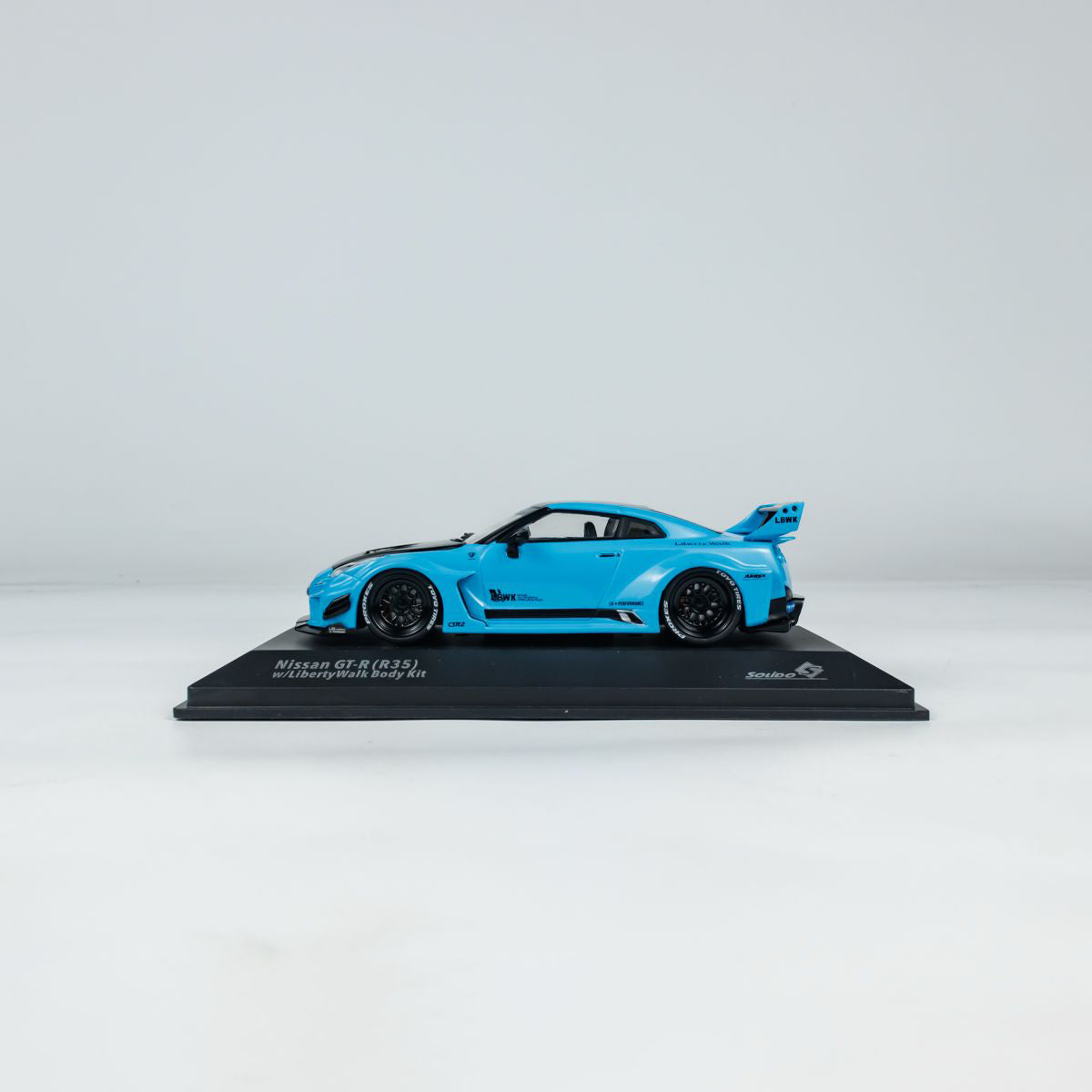 Side view of Nissan GTR35 LBWK Silouette Green 2019 1:43 scale model car - Solido