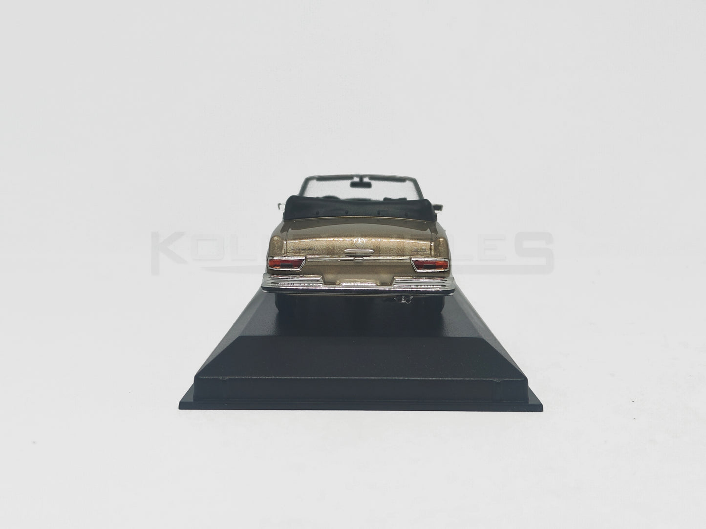 back Mercedes Benz 280SE 3.5 Cabriolet 1970 1:43 scale model car by Minichamps