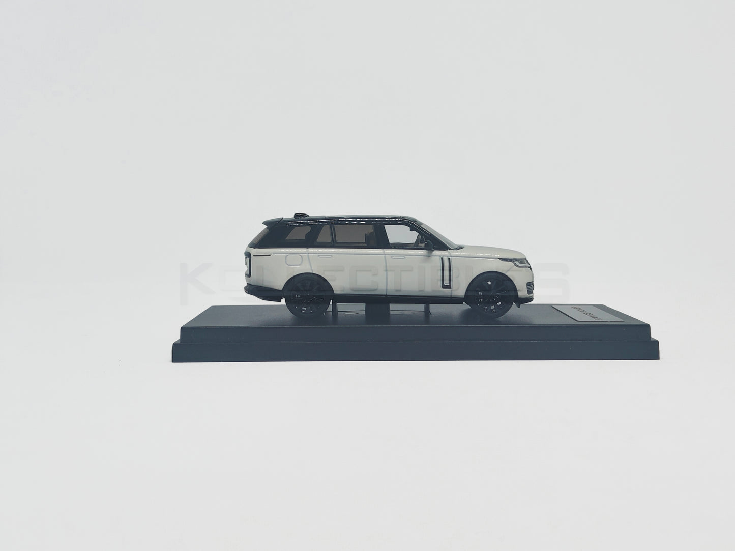 Land Rover Range Rover Black/White 1:64 white model car - LCD Models