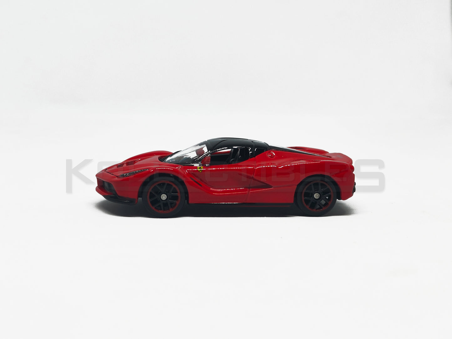 Laferrari Red 1:64 scale model car - Bburago