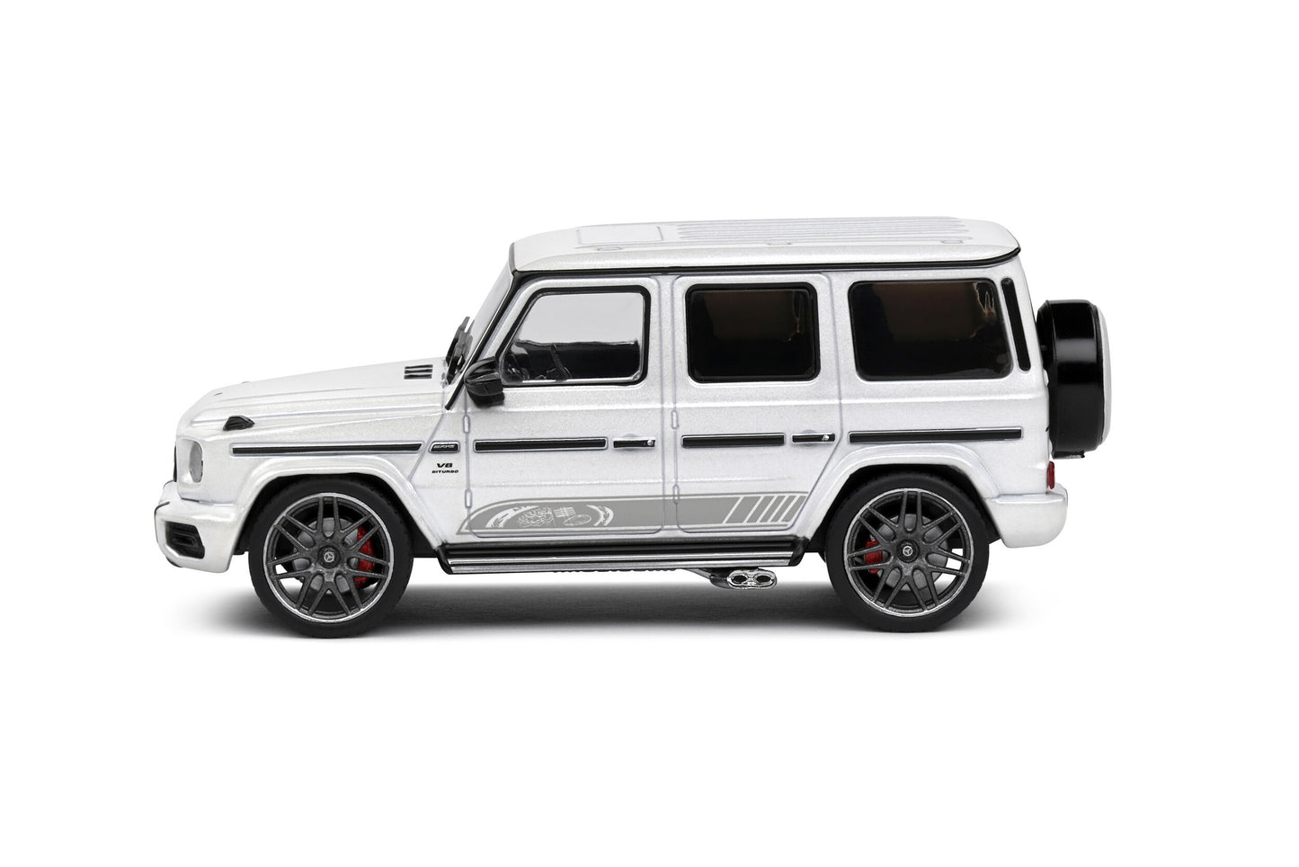 Side of MERCEDES AMG G63 – Diamand White – 2022 1:43 scale model car - Solido