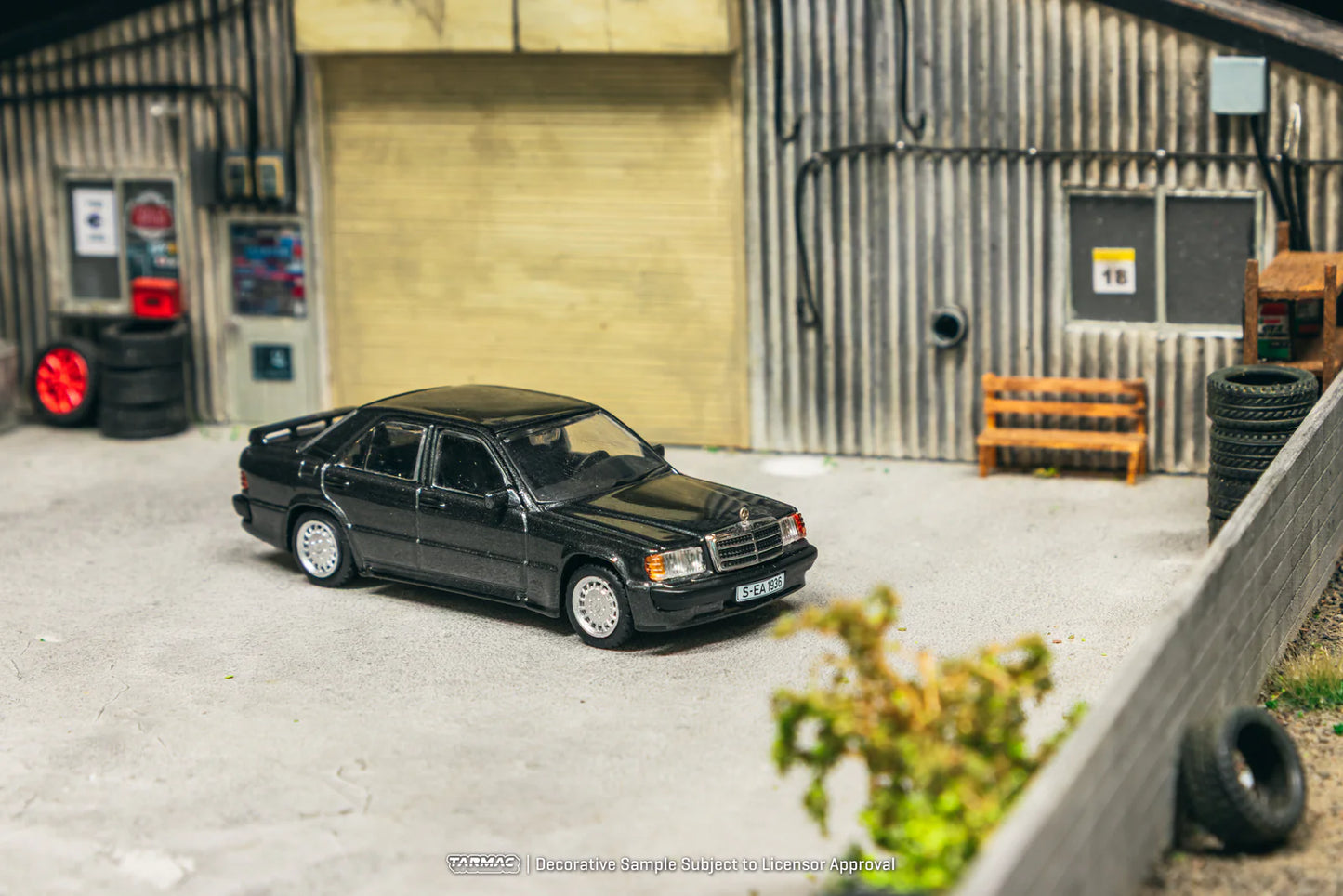 Mercedes-Benz 190 E 2.3-16 Blue-Black metallic 1:64 scale model car - Tarmac Works GLOBAL64