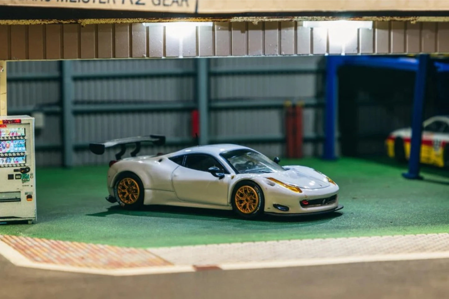 Ferrari 458 Italia GT3 White 1:64 scale model car - Tarmac works