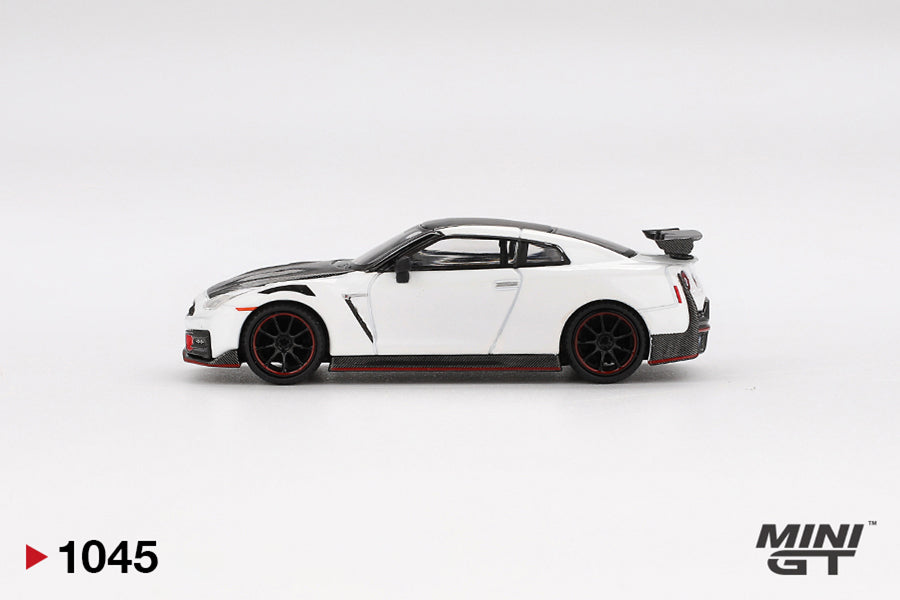 side view of Nissan GT-R Nismo 2024 Brilliant White Pearl 1:64 scale model car - Mini GT