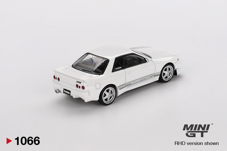 back view of Nissan Skyline GT-R (R32) VeilSide Combat C-I White 1:64 scale model car - Mini GT