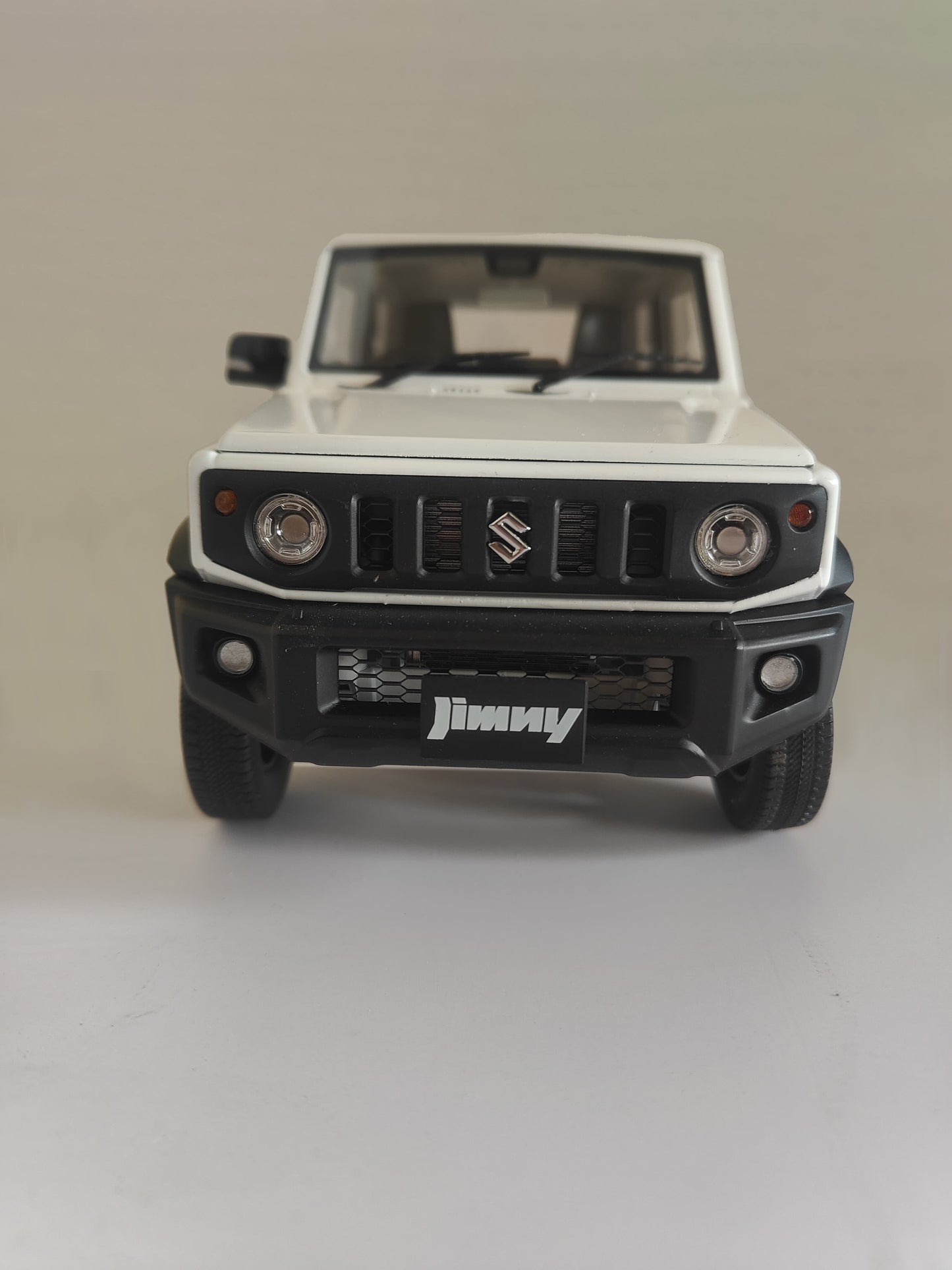 Damaged/Missing left Mirror : Suzuki Jimny (JB74) White 1:18 scale model car - BM creations