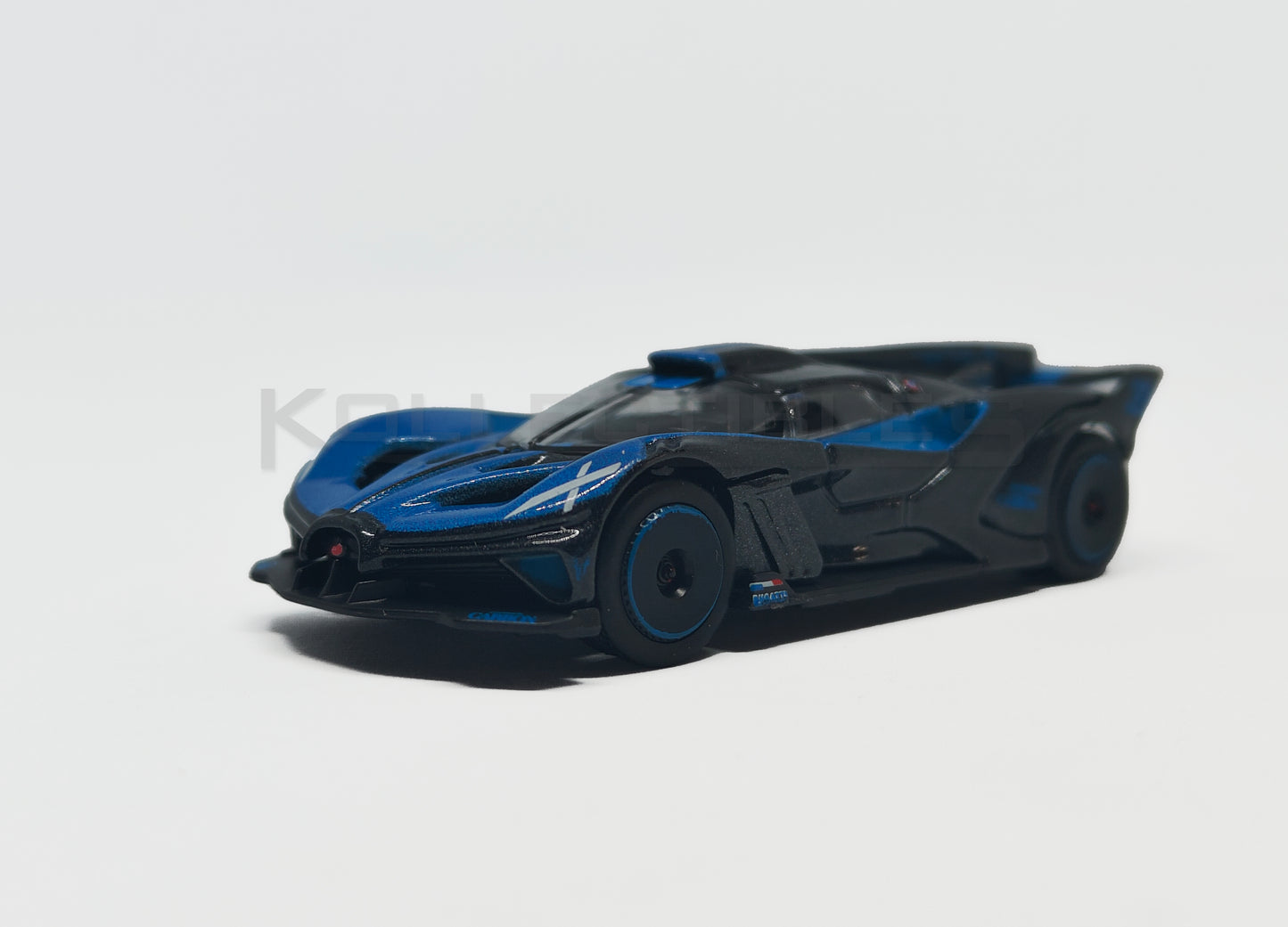 Bugatti Bolide - Blue and Black 1:64 scale model car - Bburago
