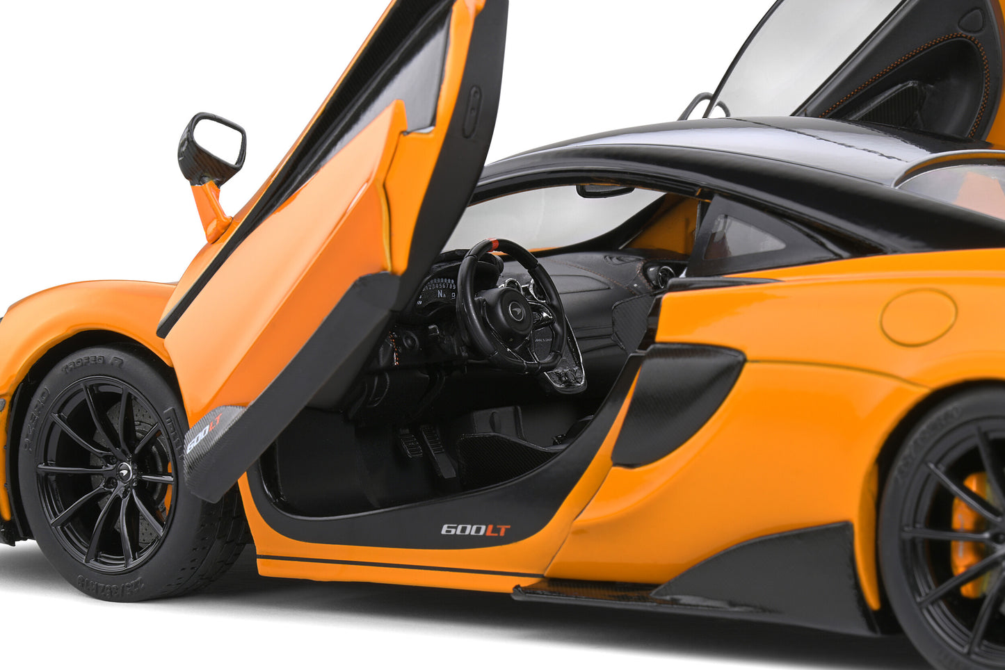 McLaren 600 LT McLaren Orange 2018 1:18 scale model car - Solido