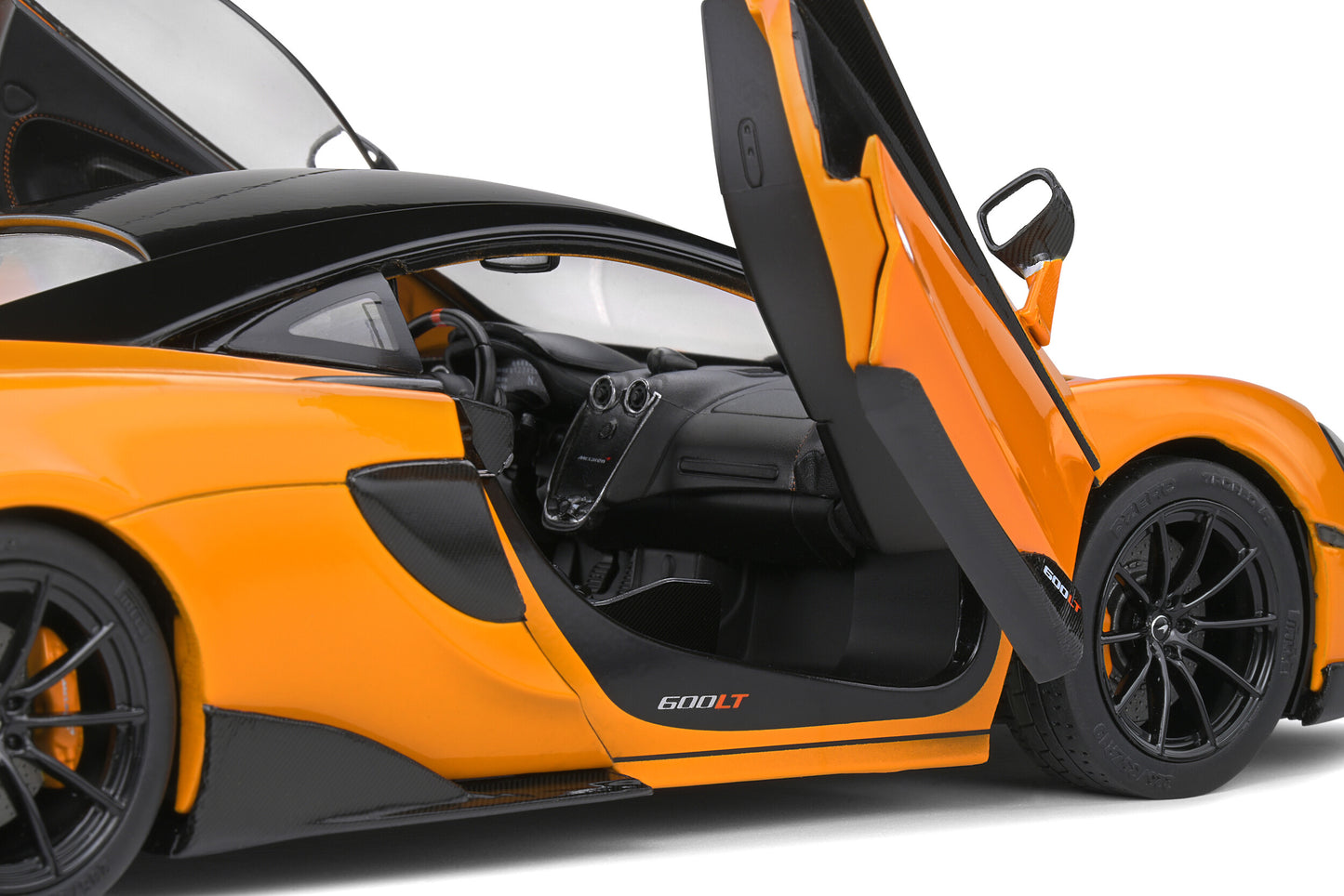 McLaren 600 LT McLaren Orange 2018 1:18 scale model car - Solido