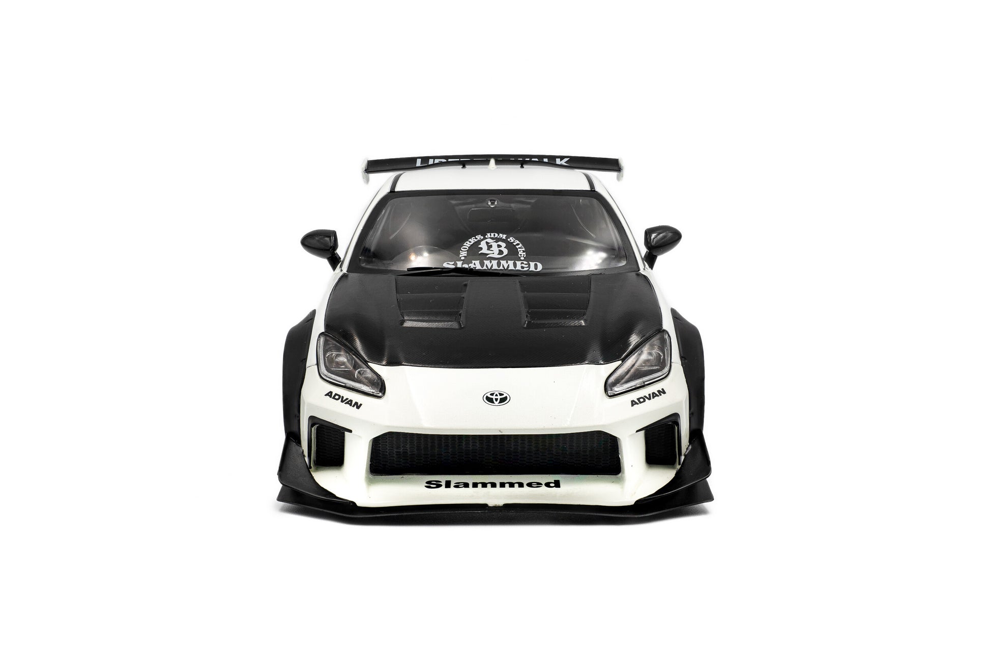 front view of Toyota GR86 Liberty walk Body Kit Pearl White 2024 1:18 scale model car - Solido