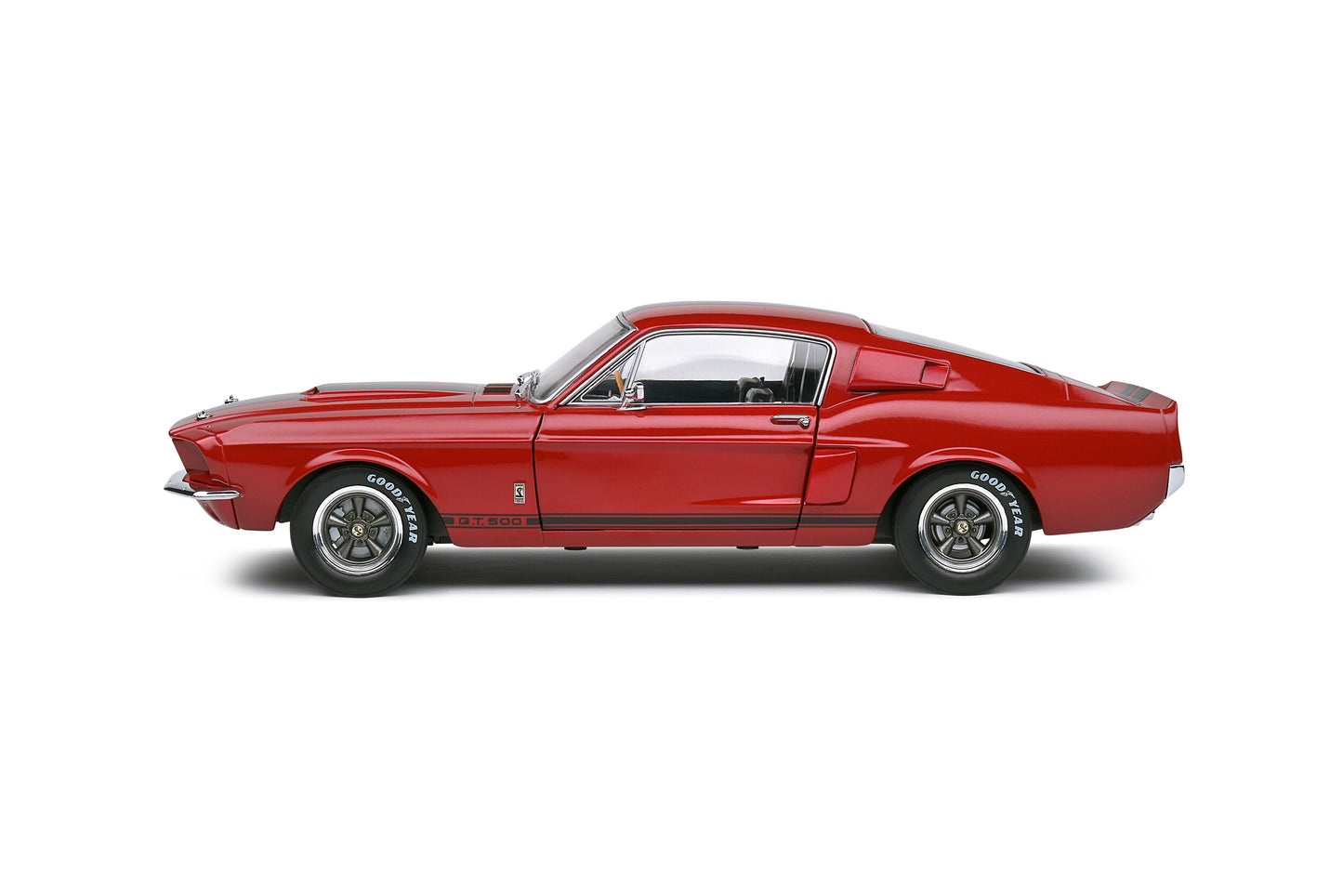 Shelby GT500 Red 1967 1:18 scale model car - Solido