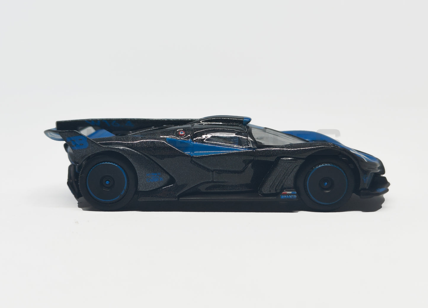 Bugatti Bolide - Blue and Black 1:64 scale model car - Bburago