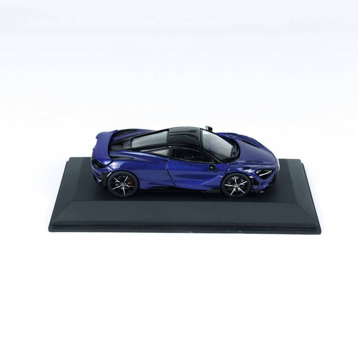 Mclaren 765 LT Purple 2020 1:43 scale model car - Solido