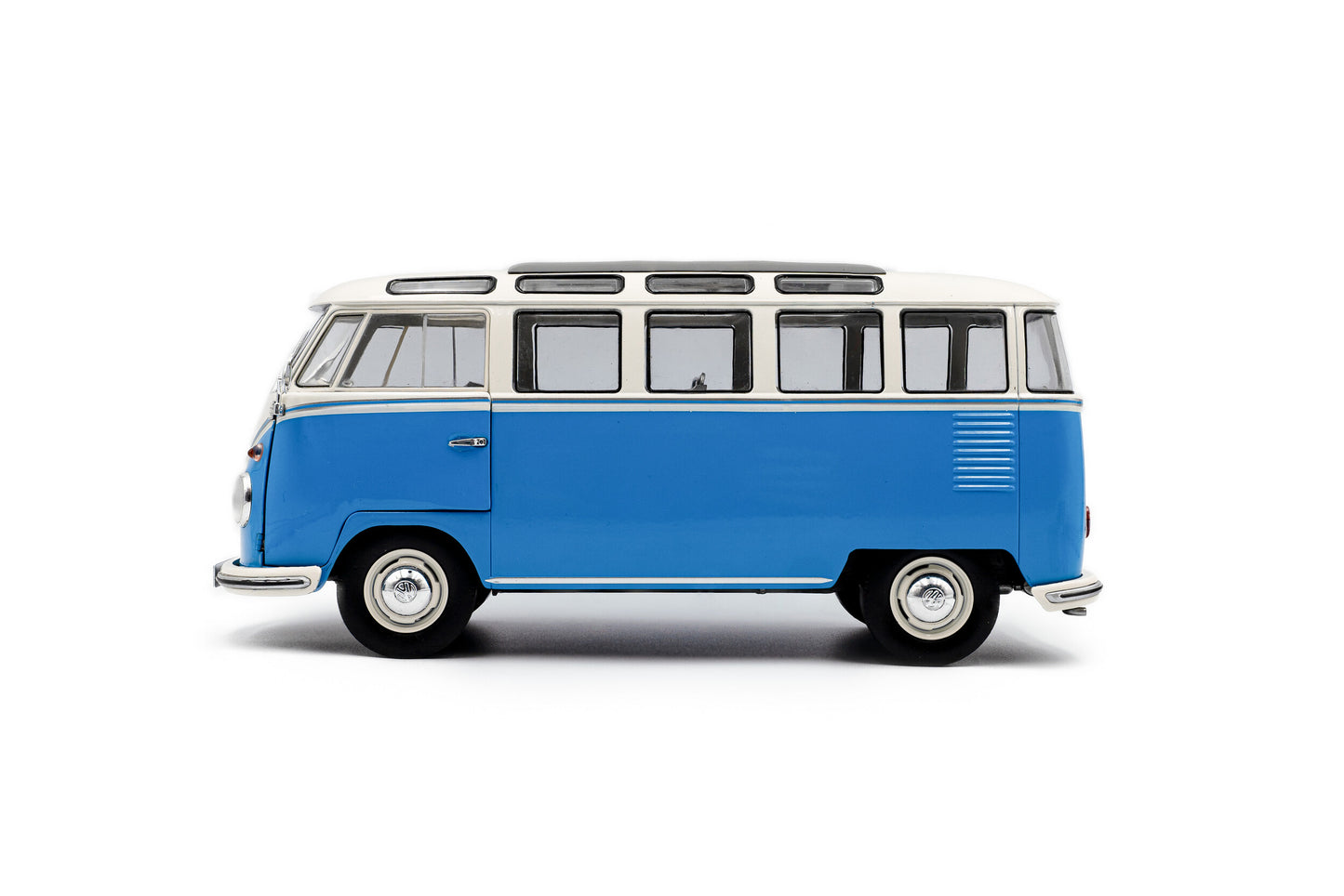 side2 view of Volkswagen T1 Samba Blue / White 1962 1:18 scale model car - Solido