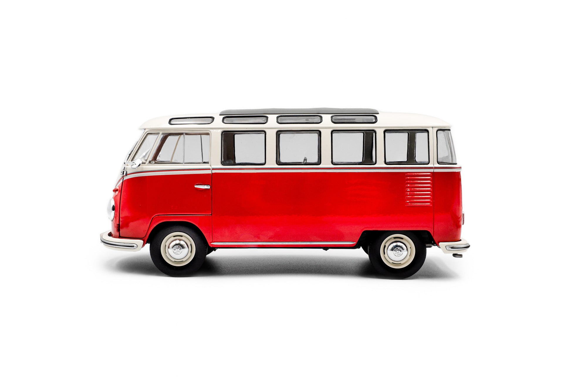 side2 view of Volkswagen T1 Samba Red / White 1962 1:18 scale model car - Solido