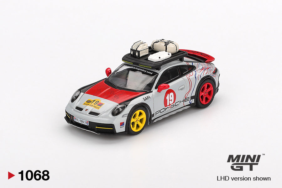 Front perspective view Porsche 911 Dakar "Uncle Rally" 1:64 scale model car - Mini GT