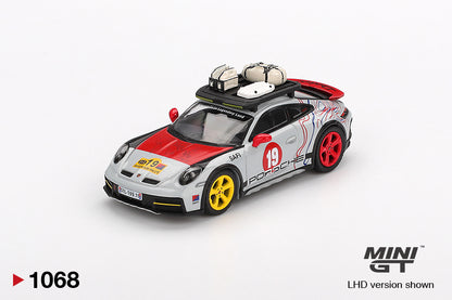 Front perspective view Porsche 911 Dakar "Uncle Rally" 1:64 scale model car - Mini GT
