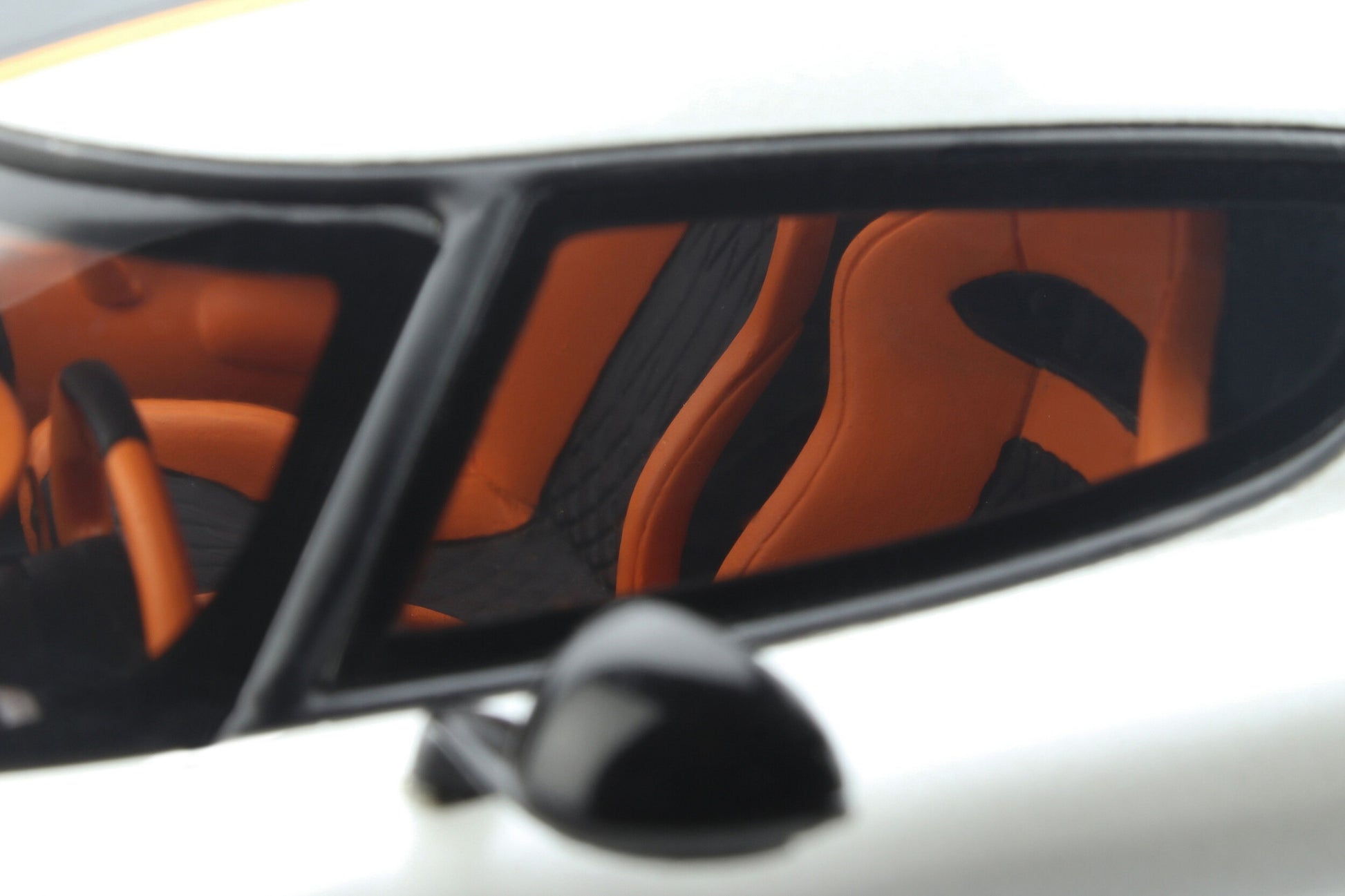 close up seat view Koenigsegg Regrera Record White 2023 1:18 scale model car by GT Spirit