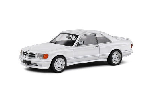 Front perspective view of Mercedes Sec 560 AMG Widebody White 1990 1:18 scale model car - Solido
