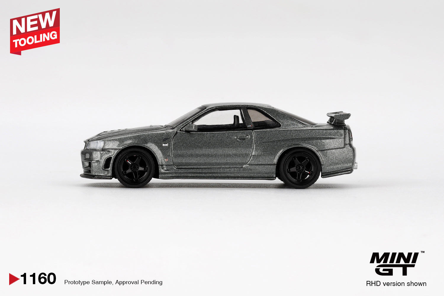 Mini GT 1:64 Nissan Skyline GT-R Dark Metal Gray NISMO BNR34 CRS Version diecast model car view 1