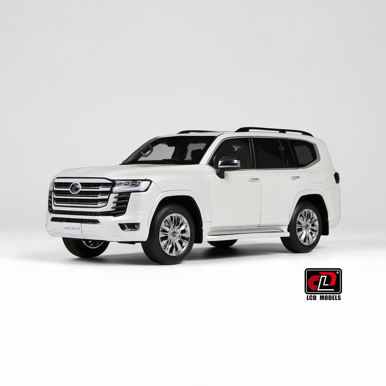 Front perspective view of Toyota Land Cruiser White 1:18 scale model car - LCD Models Product code (LCD18013-WH)