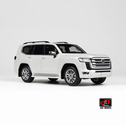Second front perspective view of Toyota Land Cruiser White 1:18 scale model car - LCD Models