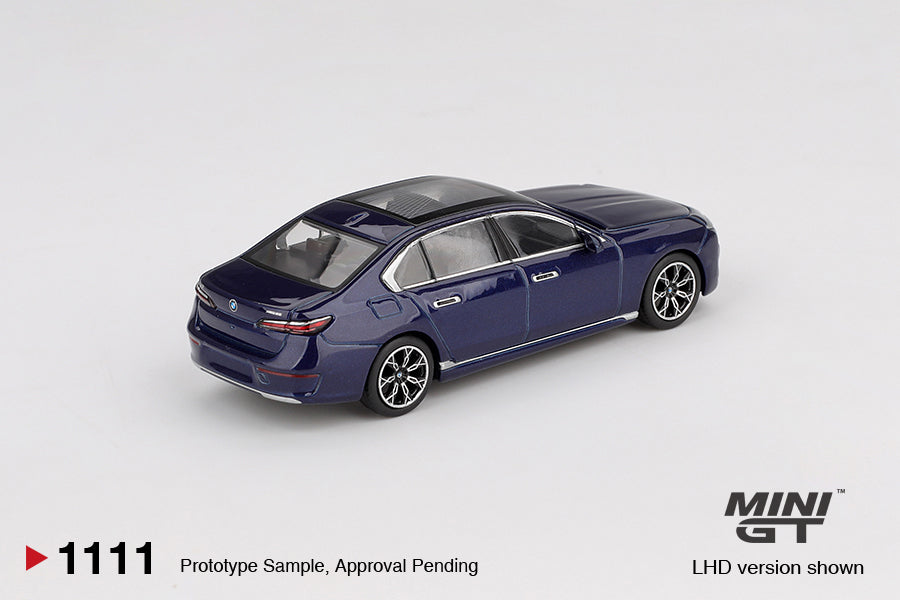 BMW i7 xDrive60 Tanzanite Blue Metallic 1:64 scale model car - Mini GT
