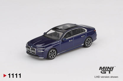 BMW i7 xDrive60 Tanzanite Blue Metallic 1:64 scale model car - Mini GT