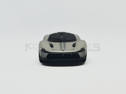 Front of Ferrari Daytona SP3 matte White 1:64 scale model car - Bburago