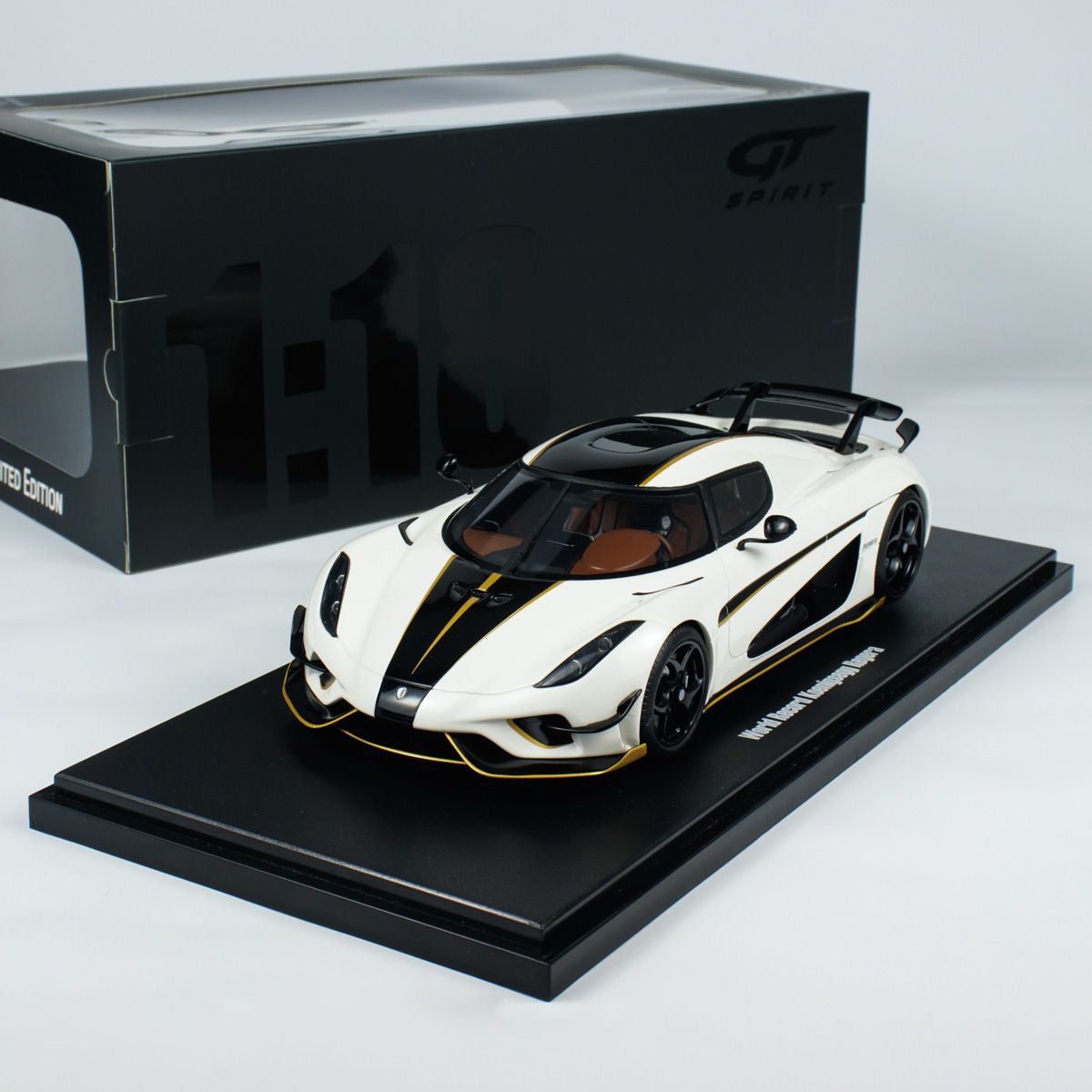 Koenigsegg Regrera Record White 2023 1:18 scale model car by GT Spirit