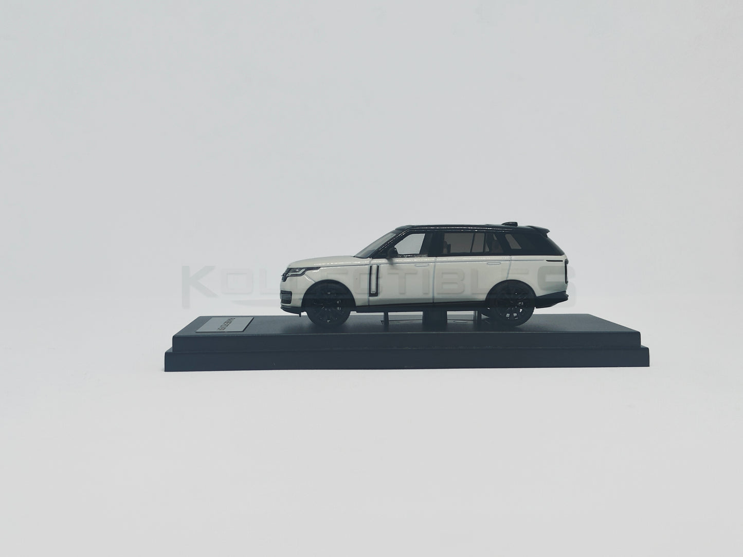 Land Rover Range Rover Black/White 1:64 white model car - LCD Models