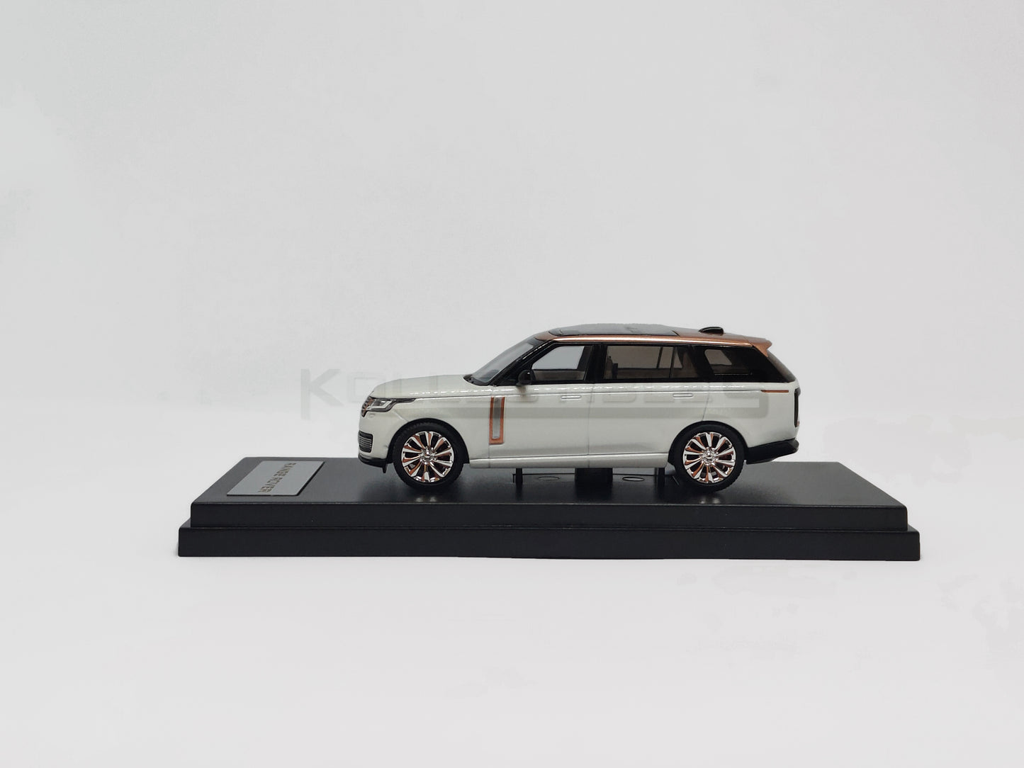 Side view of Land Rover Range Rover White 1:64 white model car by LCD Models