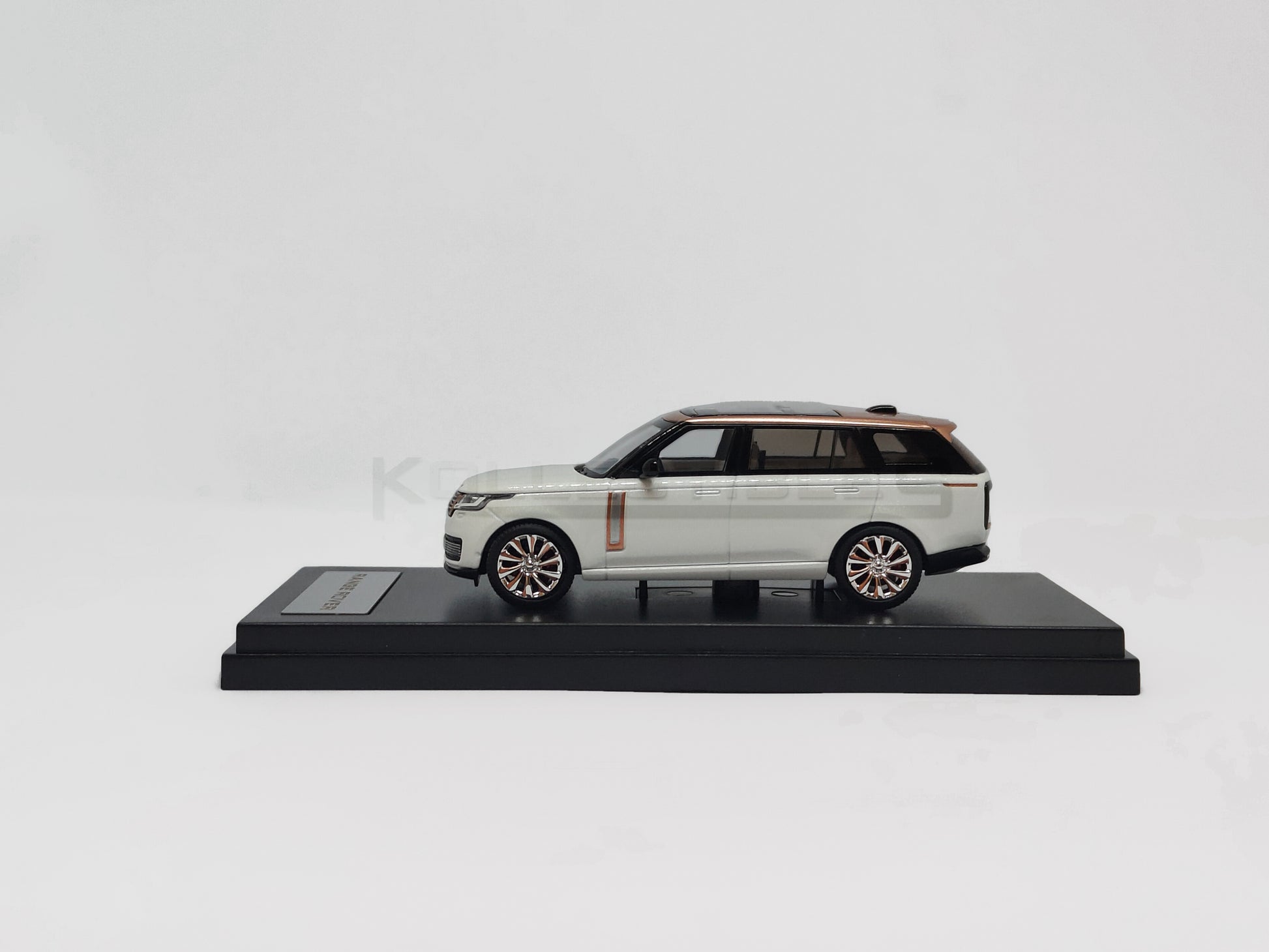 Side view of Land Rover Range Rover White 1:64 white model car by LCD Models