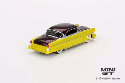 Lincoln Capri Hot Rod 1954 Lime yellow 1:64 Scale model car - Mini GT