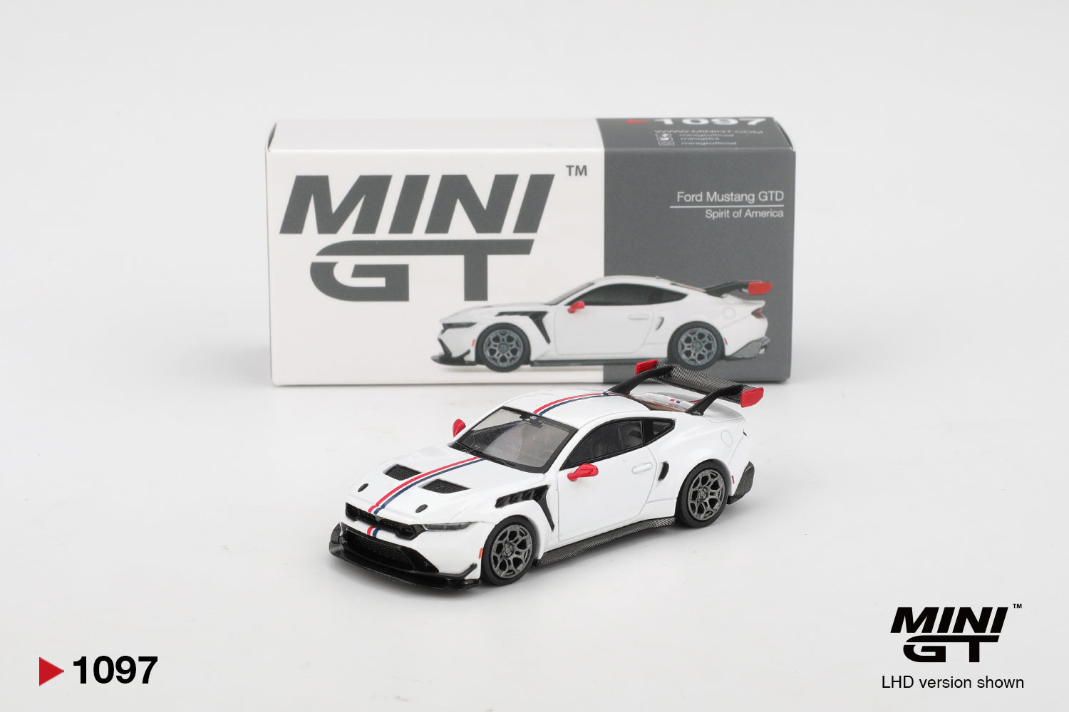 Ford Mustang GTD Spirit of America 1:64 diecast model car by Mini GT (MGT01097) - Front Perspective