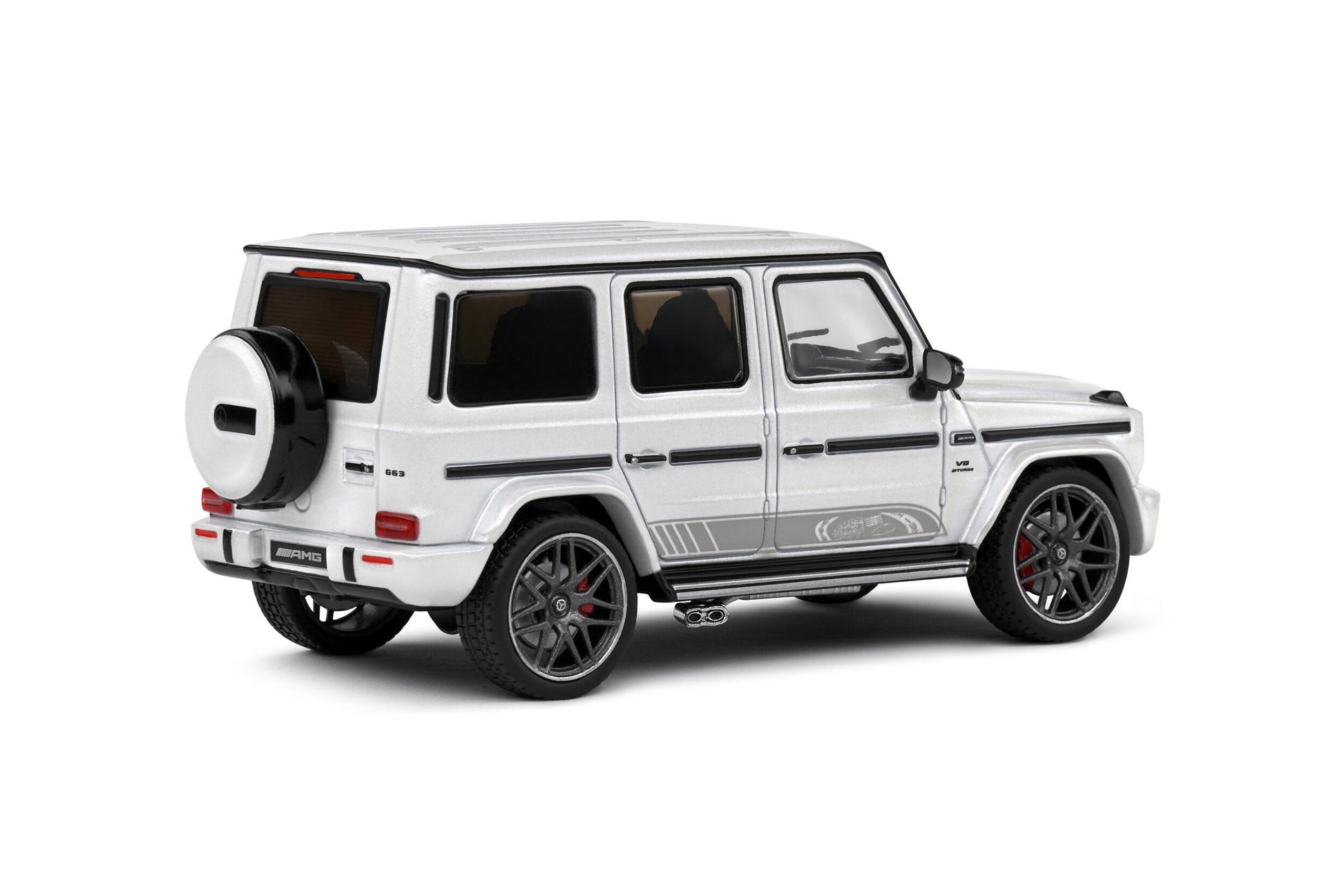 Back perspective view of MERCEDES AMG G63 – Diamand White – 2022 1:43 scale model car - Solido