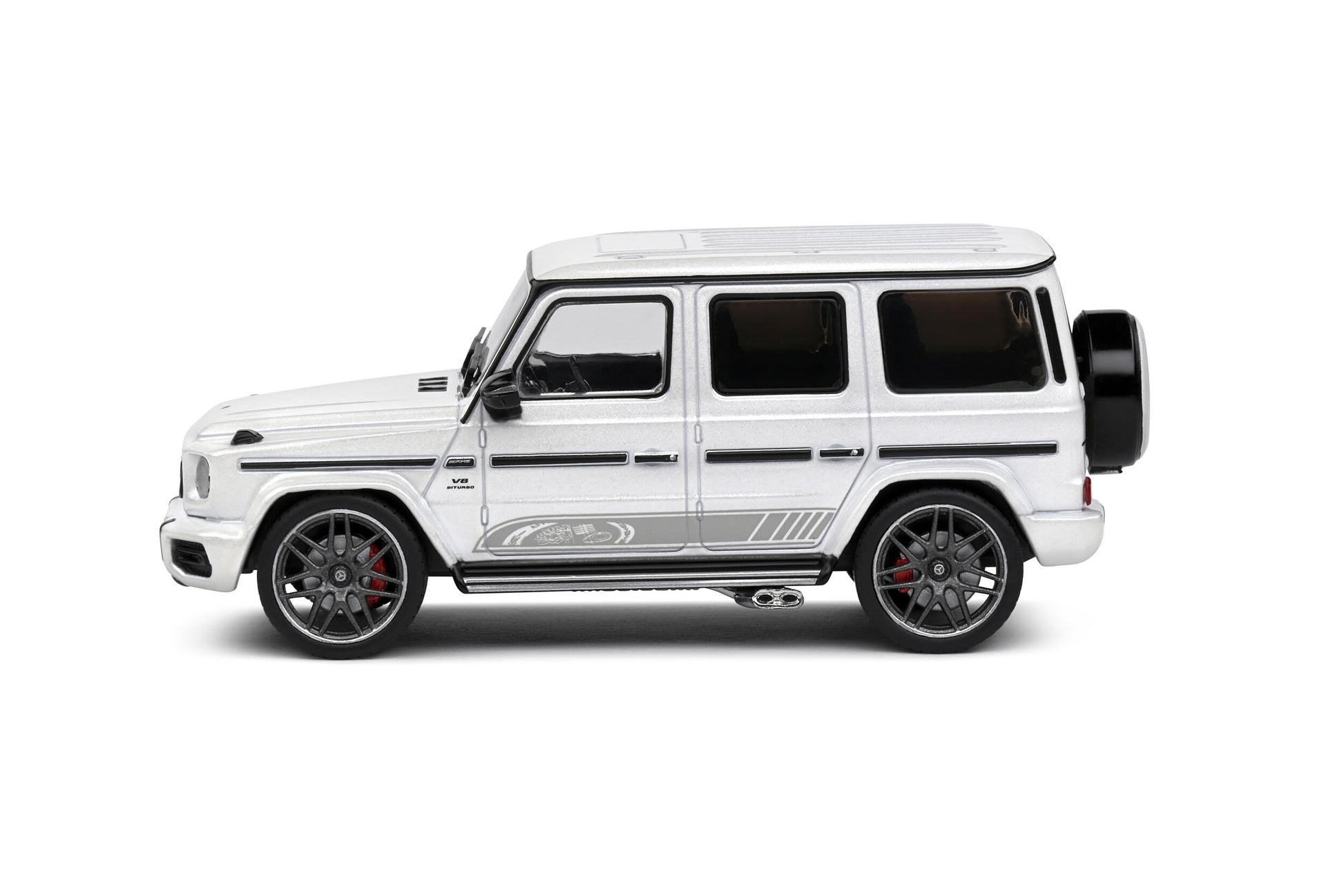 Side of MERCEDES AMG G63 – Diamand White – 2022 1:43 scale model car - Solido