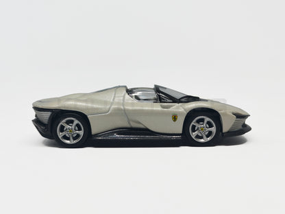 Side2 Ferrari Daytona SP3 matte White 1:64 scale model car - Bburago