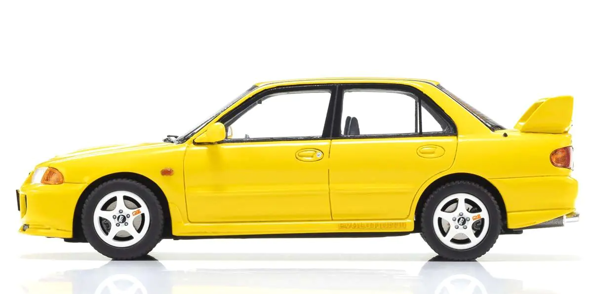 side view of Kyosho 1:43  Mitsubishi Lancer Evolution III yellow
