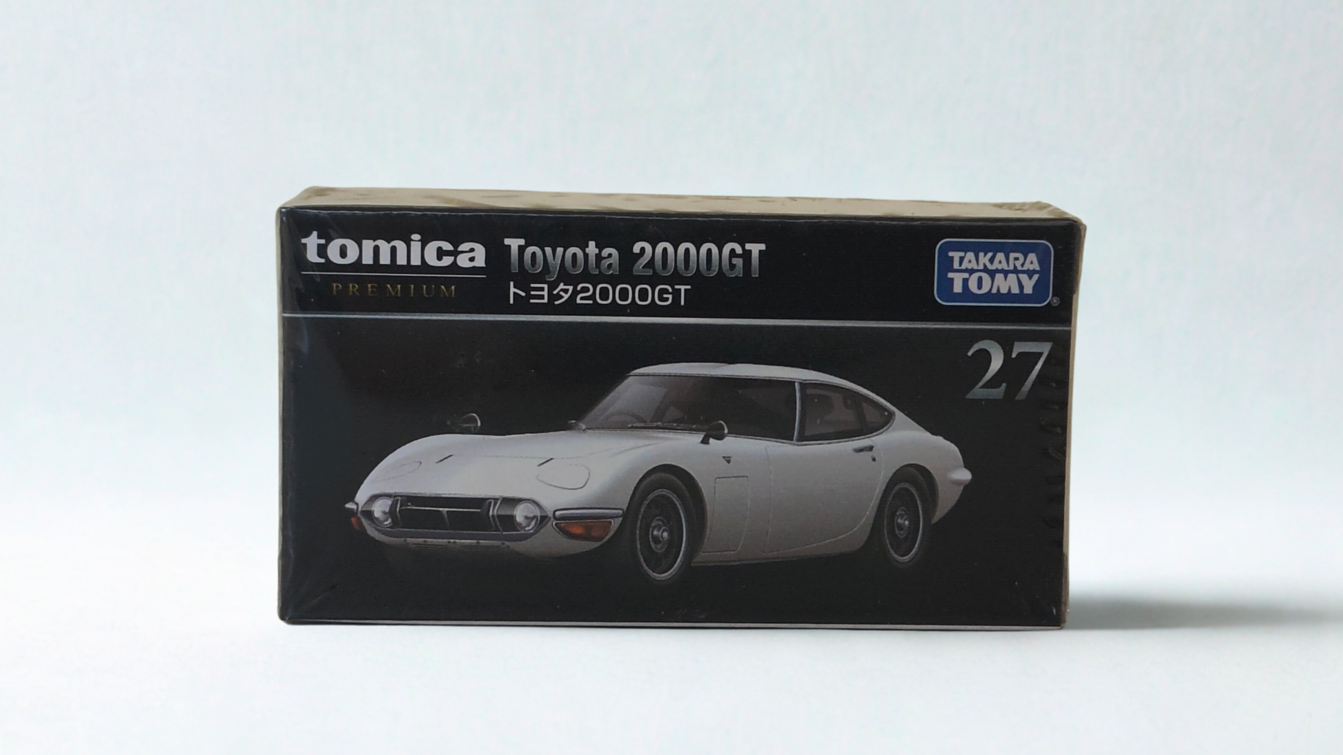 Toyota 2000GT 1:64 scale model car - Tomica premium