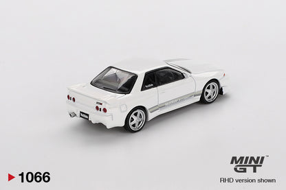 back view of Nissan Skyline GT-R (R32) VeilSide Combat C-I White 1:64 scale model car - Mini GT
