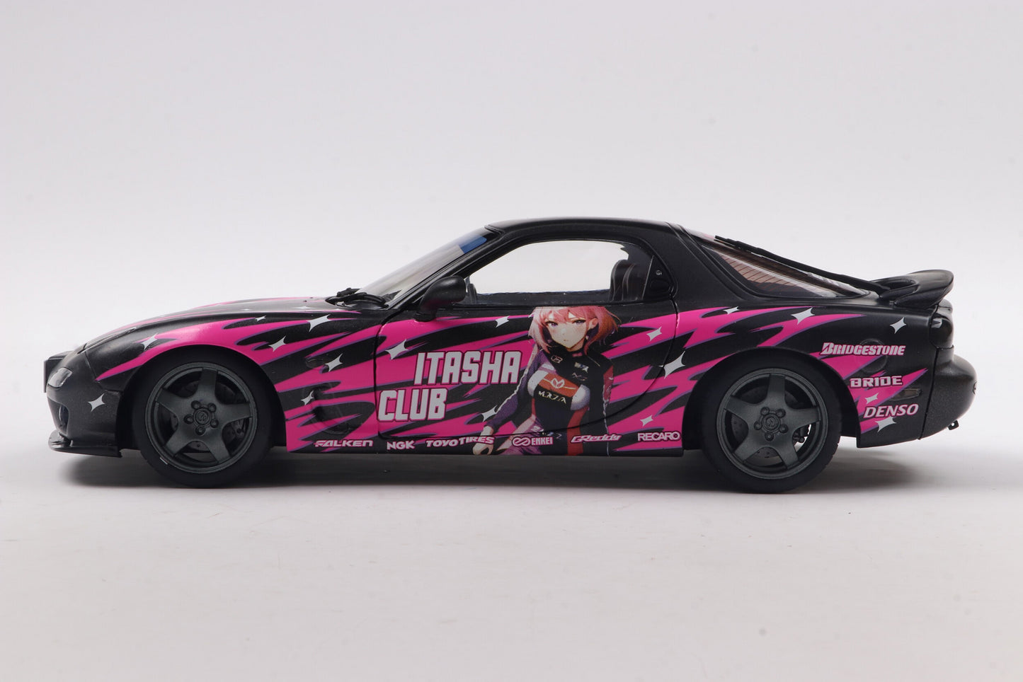 Side2 view of Mazda RX7 FD3RS Solido works Itasha Club Pink 1999 1:18 scale model car - Solido