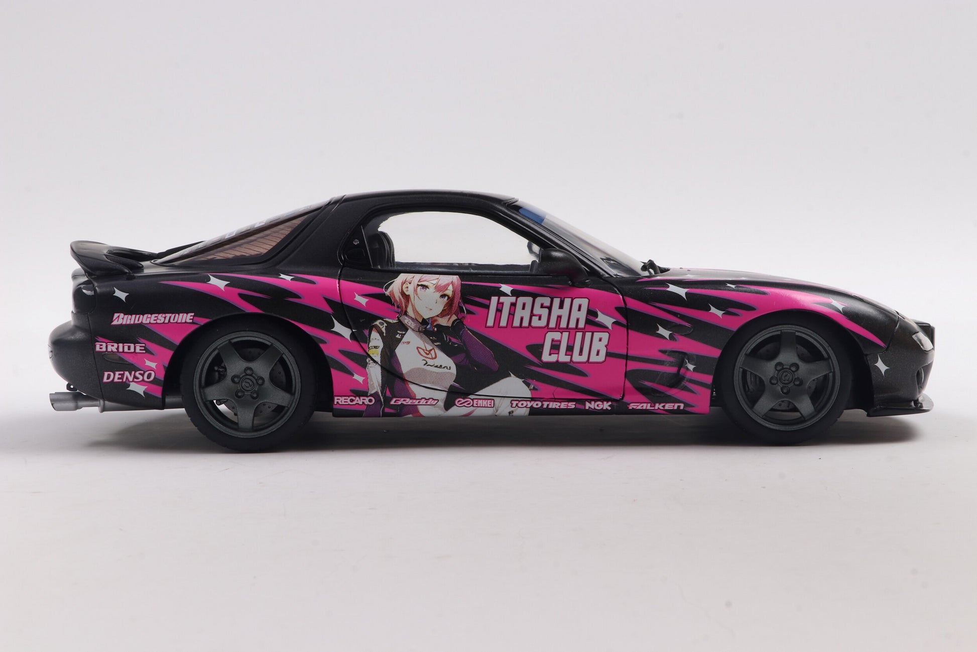 side view of Mazda RX7 FD3RS Solido works Itasha Club Pink 1999 1:18 scale model car - Solido