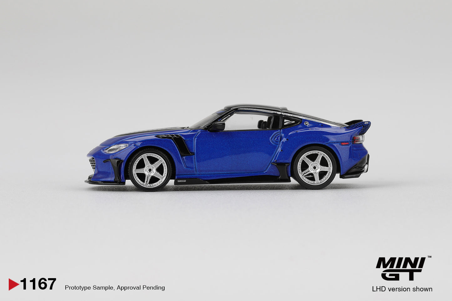 Nissan Z VeilSide FFZ400 Seiran Blue 1:64 Mini GT - side view