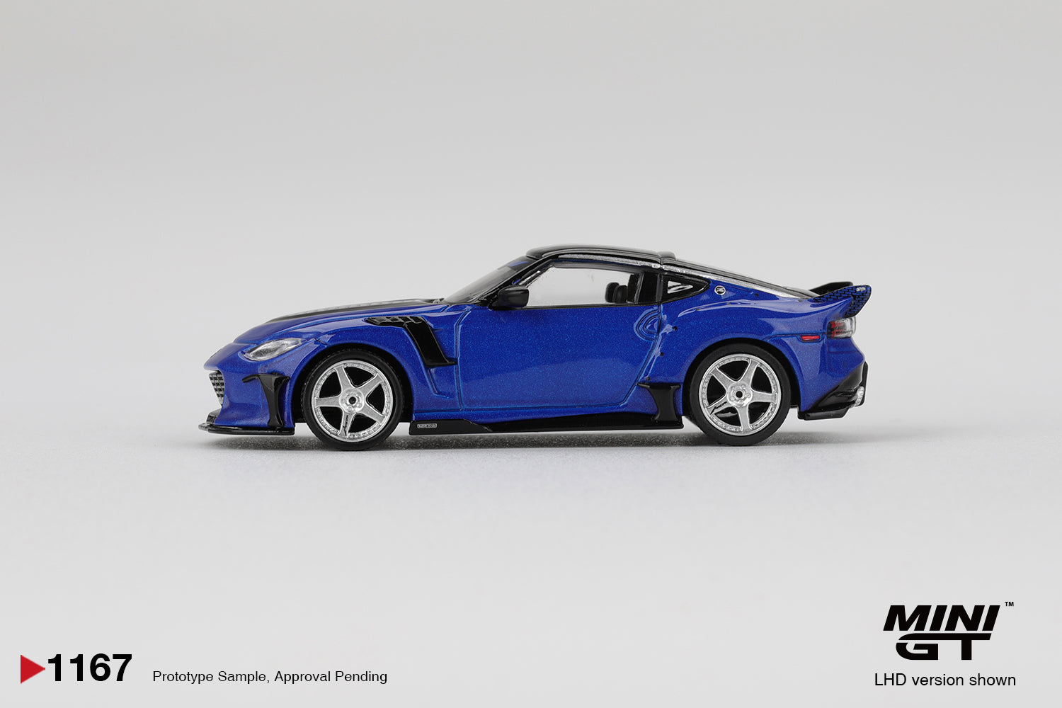 Nissan Z VeilSide FFZ400 Seiran Blue 1:64 Mini GT - side view